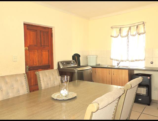 2 BEDROOM APARTMENT FOR SALE IN WILLOWBROOK